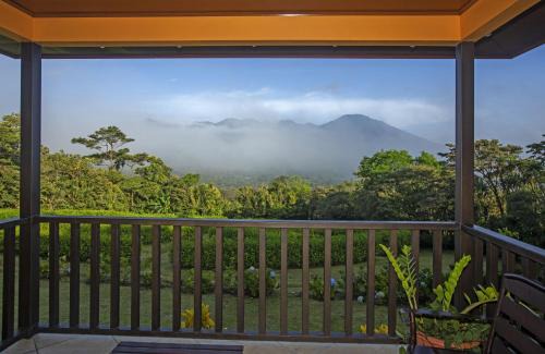 Bijagua Villa | Beautiful 2 Bedroom Villa with Private Nature Reserve - Friendship House
