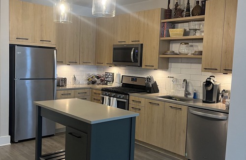 Cumberland Apartment | Beautiful 2 bedroom with pool view