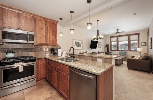 Winter Park Condo | Beautiful 2 bedroom with lots of amenities