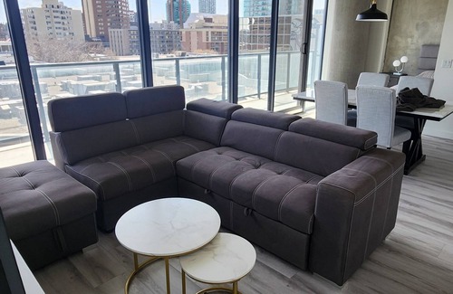 Connaught Condo | Beautiful 2 beds 1 bath downtown