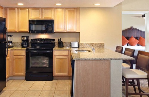 Survey Creek Condo | BEAUTIFUL 2 BR CONDO - POMPANO BEACH FL - 3 POOLS - FREE SHUTTLE TO BEACH