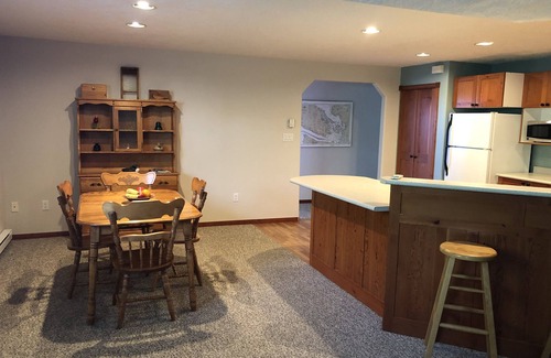 Saanichton Apartment | Beautiful 2 BR Suite Between Victoria and Sidney