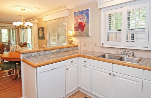 Seabrook Island House | Beautiful 2 BR Villa! Neighborhood Pool! Amenity Cards Included! Close to Beach!