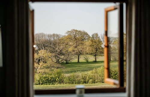 Hopton Wafers Cottage | Beautiful 2-bed cottage, amazing views/sleeps 6