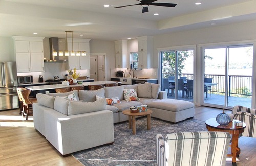 Eufaula House | Beautiful 2 level, 4 bedroom, 3 1/2 bathroom home with View of Lake Eufala