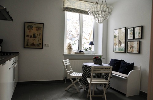 Buhlau/Weier Hirsch Apartment | Beautiful 2-room apartment, Dresden-Bühlau, on the heath, but close to the city, terrace, quiet