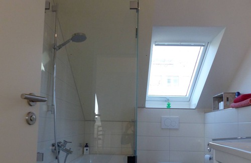 Wersten Apartment | Beautiful 2-room attic apartment centrally on the park with a lake.