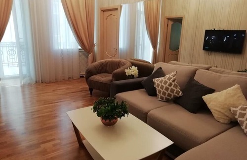 Lypky Apartment | beautiful 2 rooms apartment 1 min khreschatyk st