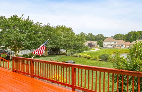 Poquoson House | Beautiful 2 story brick home on a cul-de-sac. A beautiful pond in the back yard