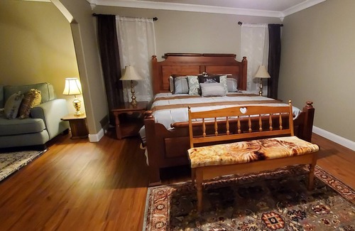 Ephrata House | Beautiful 2 story House with Fireplace