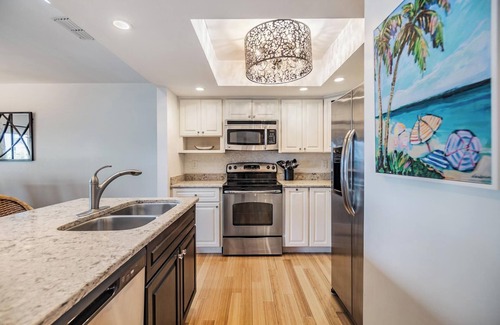 Indian Rocks Beach Condo | Beautiful 2/1 Top Floor luxury Condo on Indian Rocks Beach