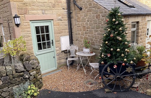 Eyam Cottage | Beautiful 200yr old cottage,Eyam ,Peak District,Derbyshire