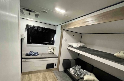 Centralia House | Beautiful 2021 camper on a ranch