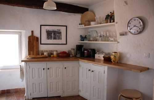 Roussillon House | Beautiful 250 year old Village House in centre of Roussillon with stunning views