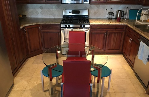 Village of La Jolla Condo | Beautiful 2B/2B Condo in the Village/Downtown La Jolla