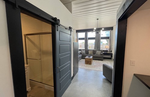 Mountain Home Apartment | Beautiful 2b/2bth near downtown and the park.