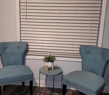 Almont Apartment | Beautiful 2BD Apt Jamesway in West End Area!