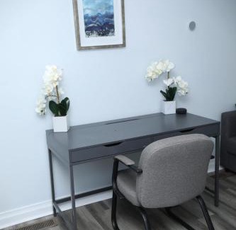 Almont Apartment | Beautiful 2BD Apt Jamesway in West End Area!