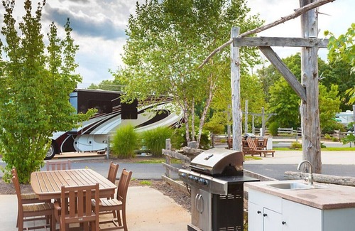 Gordonsville Apartment | Beautiful 2BD condo in an equestrian themed resort with tons of activities for the family