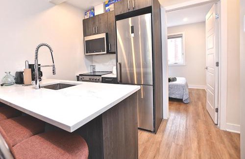 Plateau Mont Royal Apartment | Beautiful 2BDR in Heart of Plateau Mont-Royal A