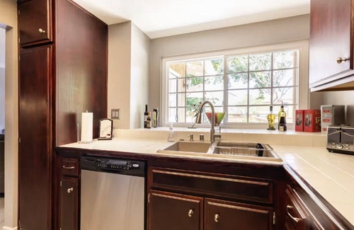 Rancho Cucamonga House | Beautiful 2Bdrm-3Bth Townhome, Attached 2 Car Garage, Pool, Gated Community