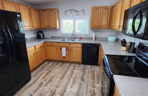 Sarasota House | Beautiful 2Bed, 2BA Home, only 7 miles to Siesta Key Beach, 55+ Gated community.