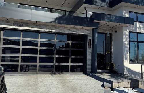 Surrey House | Beautiful 2Bedroom suite close to Whiterock Beach