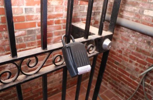 Columbus Apartment | Beautiful 2Bedroom in the South End Boston - Ground Level Unit