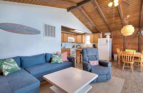 Long Beach House | Beautiful 2BR 1.5BA House, Walk to the Beach, Dog Friendly, Sleeps 6