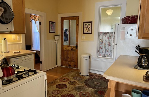 Red Lodge House | Beautiful 2BR, 2BA Condo in Historic Downtown Home Sleeps 4