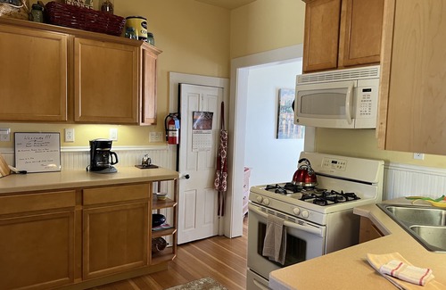 Red Lodge House | Beautiful 2BR, 2BA Condo in Historic Downtown Home Sleeps 4
