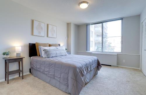 Crystal City Apartment | Beautiful 2BR Apartment at Crystal City With Gym