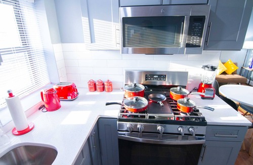 East New York Apartment | ✪ Beautiful 2BR +Balcony ✪ 30mins to Manhattan
