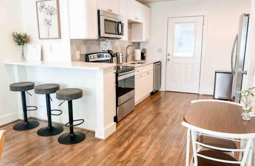 Homewood Condo | Beautiful 2BR Condo in Homewood next to SOHO