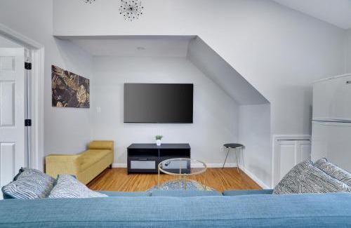 Weequahic Apartment | Beautiful 2BR Home Near Penn Station