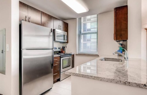 Hudson Exchange Apartment | Beautiful 2BR | NYC Skyline Views | Jersey City Waterfront by GLS
