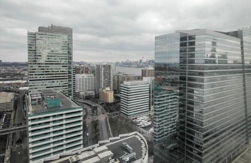 Hudson Exchange Apartment | Beautiful 2BR | NYC Skyline Views | Jersey City Waterfront by GLS