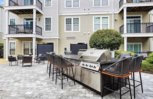 West Hempstead Apartment | Beautiful 2Br steps from LIRR