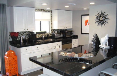 Palm Springs Condo | Beautiful 2nd Floor Condo with pool view.