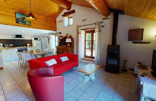 Les Martys Cottage | Beautiful 3 épis country gîte, large south-facing terrace