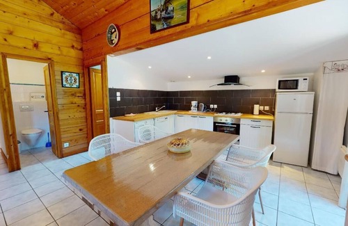 Les Martys Cottage | Beautiful 3 épis country gîte, large south-facing terrace