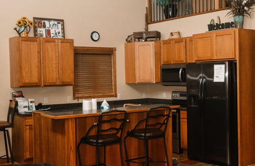 Wayne Township Cottage | Beautiful 3,000 Sq. Ft. Cottage W/Private Lake