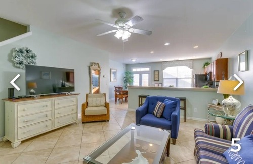 Bluffton House | BEAUTIFUL 3/2.5 Townhouse SLEEPS 6, NEXT TO DOWNTOWN BLUFFTON, Less than Hotel!