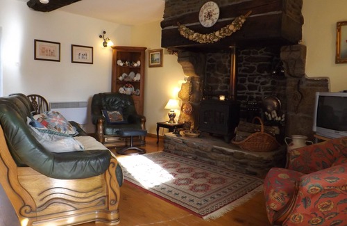 Saint-Simeon Cottage | Beautiful 3-Bed Cottage in Passais-Villages