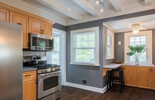 Kansas City House | Beautiful 3 Bdrm Home Near Plaza | 19