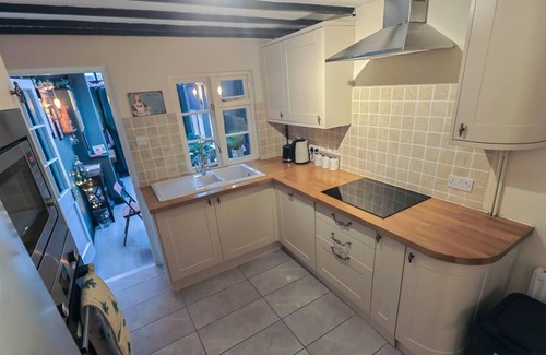 Burnham-on-Crouch Cottage | Beautiful 3-bed Cottage in Burnham-on-crouch
