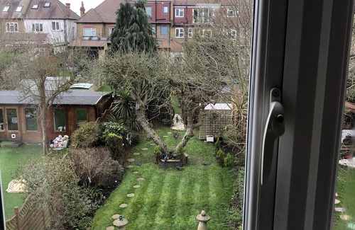 Childs Hill House | Beautiful 3 bed , 2 bathroom house, large garden near Hampstead Heath