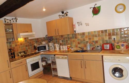 Saint-Simeon House | Beautiful 3-Bed Cottage in Passais-Villages