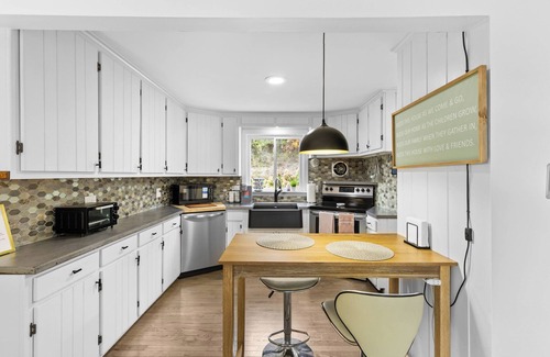 Canandaigua House | Beautiful 3-bed home with Canandaigua lake view and access, Bristol Ski Resort