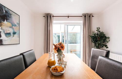 Fareham House | Beautiful 3 Bed Home in Portchester near Portsmouth